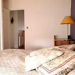 Calme Et Spacieux Avec Terrasse A Διαμέρισμα *