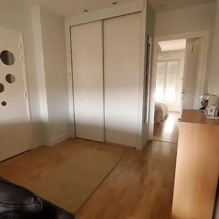 Calme Et Spacieux Avec Terrasse A Issoire