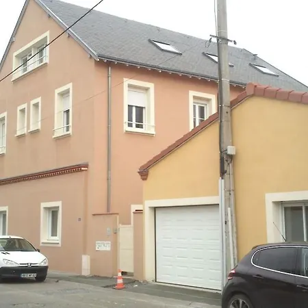 Calme Et Spacieux Avec Terrasse A Apartamento